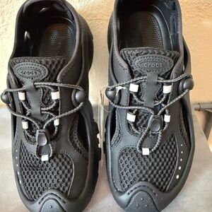 CROCS Black Trailbreak 2 Sneakers. NWT. Original price $100.